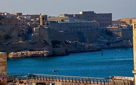 Apartment Close To Fort Saint Angelo